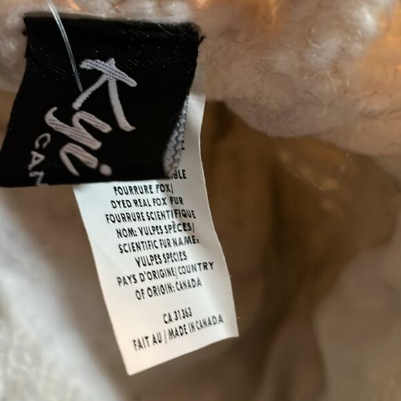 Kyi Kyi Fleece Beanie Fox Fur Pom Pom Hat New - Picture 3 of 5